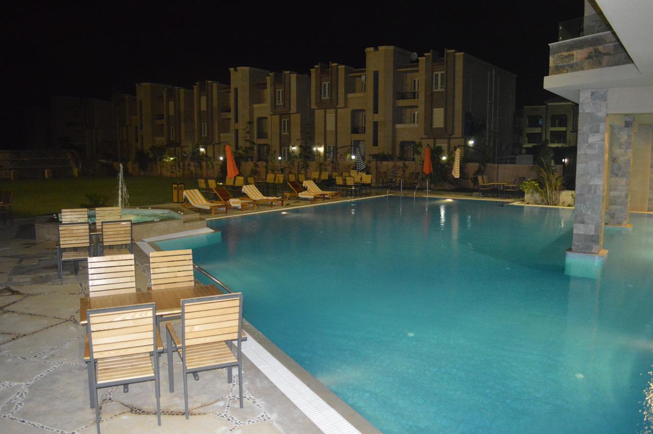 Panacea Suites Hotel Borg El Arab Exteriör bild