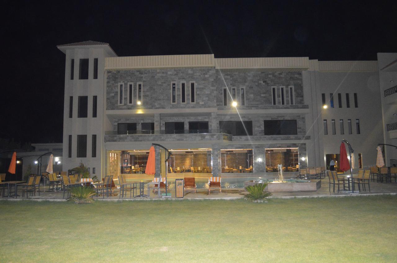 Panacea Suites Hotel Borg El Arab Exteriör bild